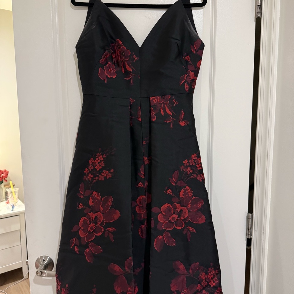 Calvin Klein Floral-Print Plunge Gown - Picture 6 of 6